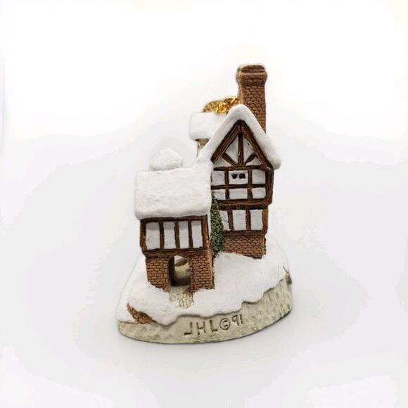 VTG David Winter Cottages Christmas Ornament "Ebenezer Scrooge's Counting House" - Picture 3 of 6